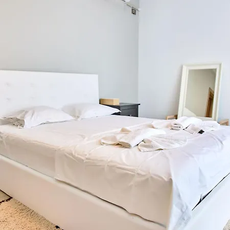 Sunny By Alz * Năvodari