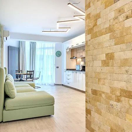 Sunny By Alz * Năvodari