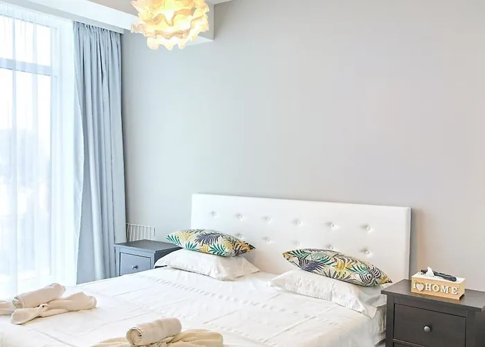 Sunny By Alz * Năvodari