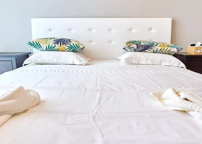 Sunny By Alz Năvodari