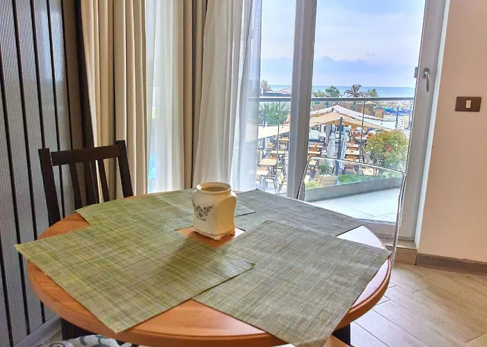 Sunny By Alz Apartman Năvodari