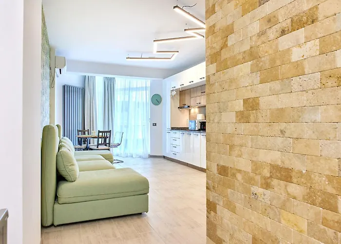 Sunny By Alz * Năvodari